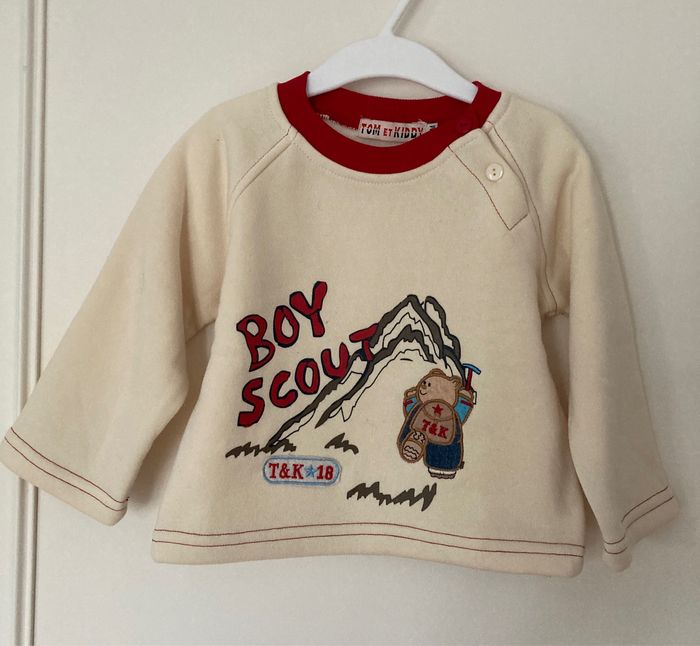 Sweat beige rouge
