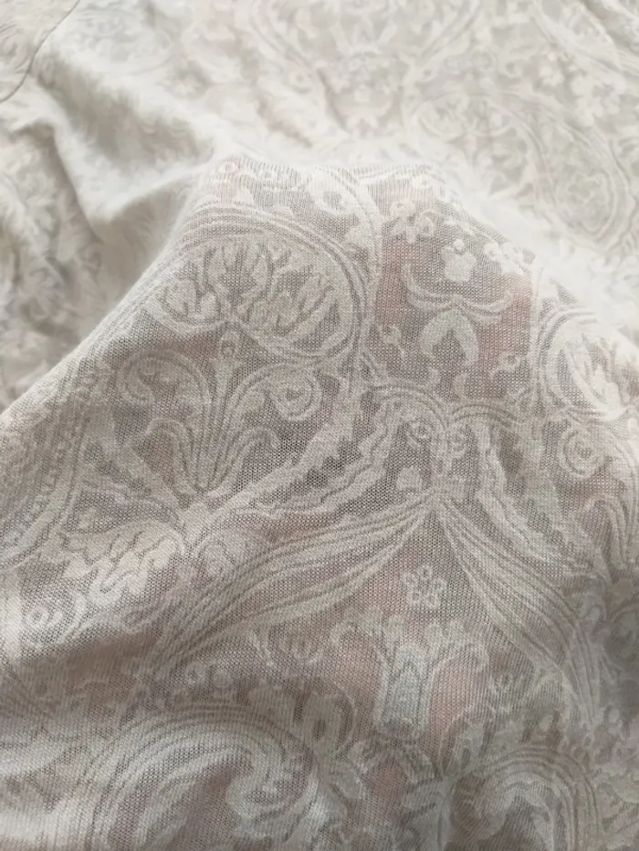 T shirt imprimé ton sur ton - photo numéro 3