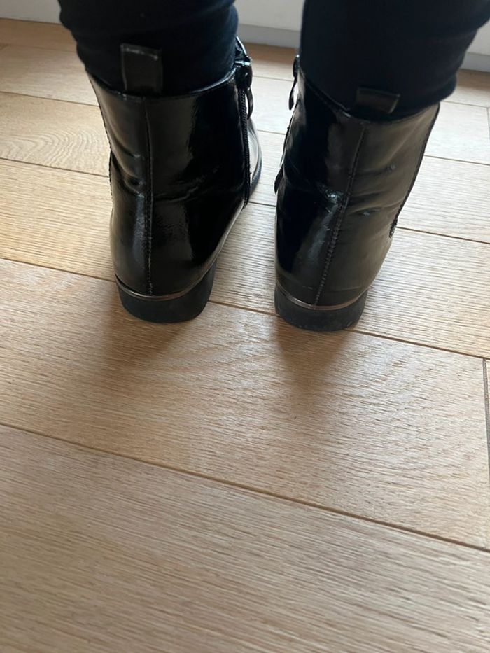 Vends bottines vernis noir philov de chaussea taille 38 état satisfaisant - photo numéro 3