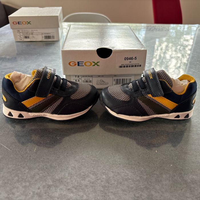 Baskets Geox neuves taille 23 - photo numéro 2