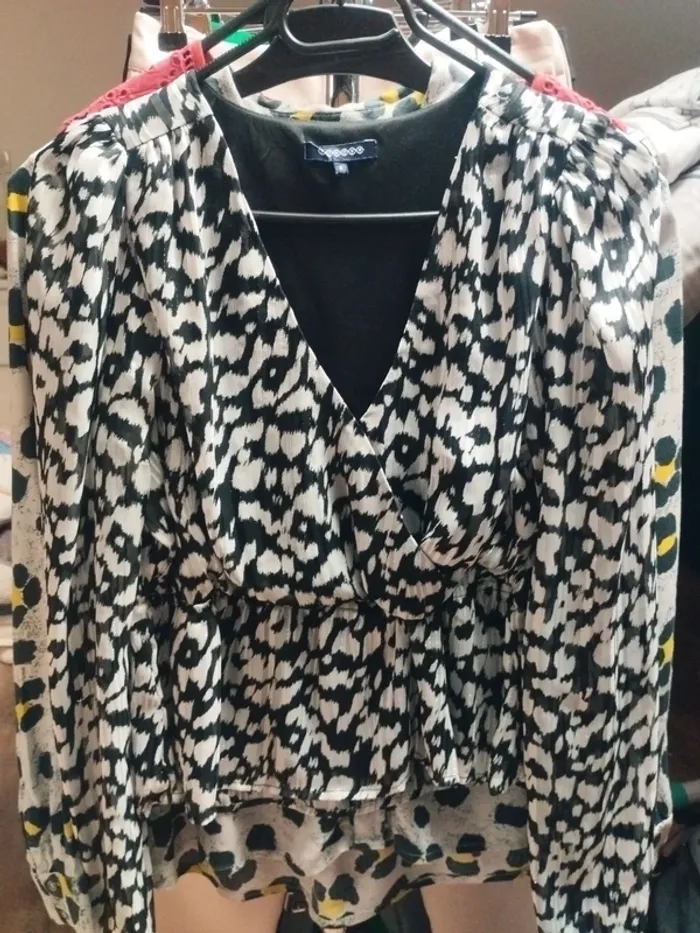Jolie blouse à motifs animaliers Bonobo S