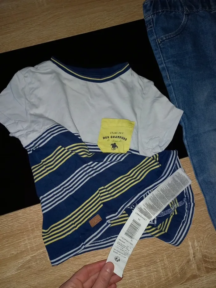 Lot tee-shirts et jeans garçon 4 ans - photo numéro 9