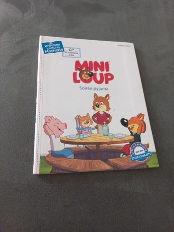 Mini loup premières lectures hachette soirée pyjama cp
