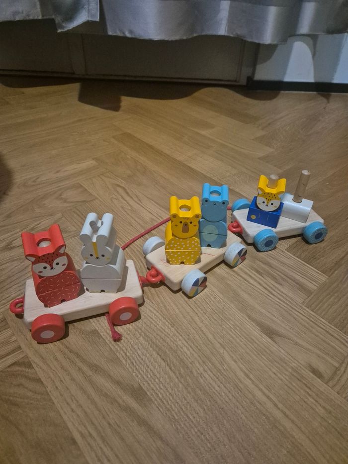 Petit train des animaux  en bois 1er âge