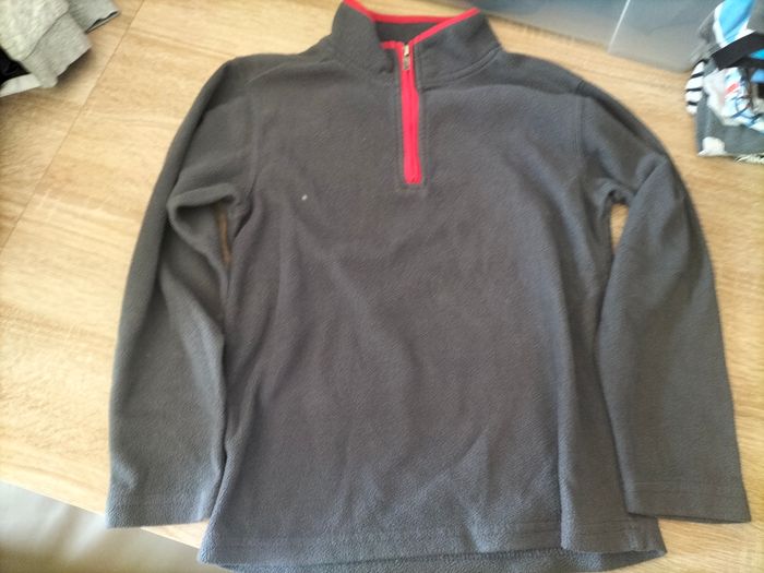 Pull gris