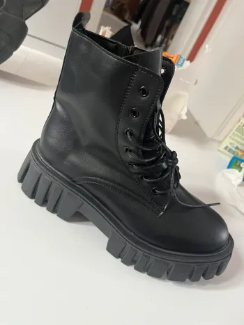 Bottine noir neuve