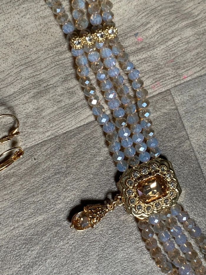 Parure Collier ras de cou  et boucles d’oreilles - photo numéro 3