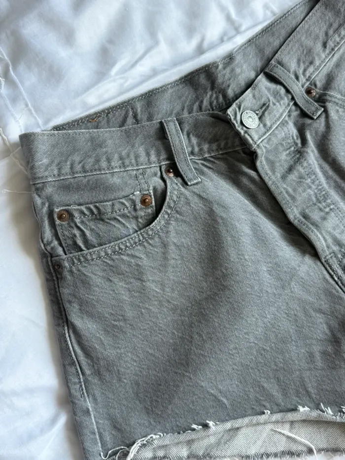 Short en jean gris Levi’s - photo numéro 3