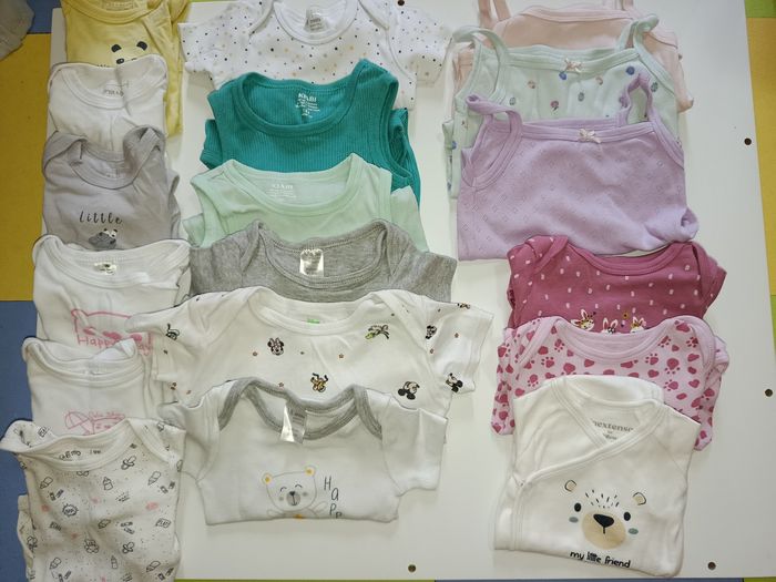 Lot de body bb fille