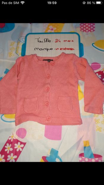 Lot gilets de laine 24 mois