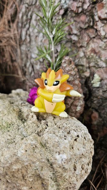 Super figurine Pokemon Nintendo finger puppet Sablereau 