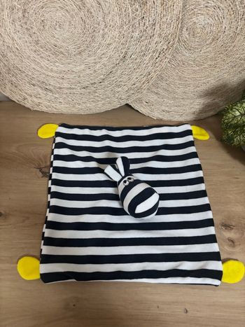 Neuf doudou plat zèbre noir blanc ikea