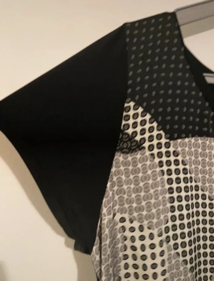 Robe tunique graphique noir et blanc avec foulard taille 44 - photo numéro 5