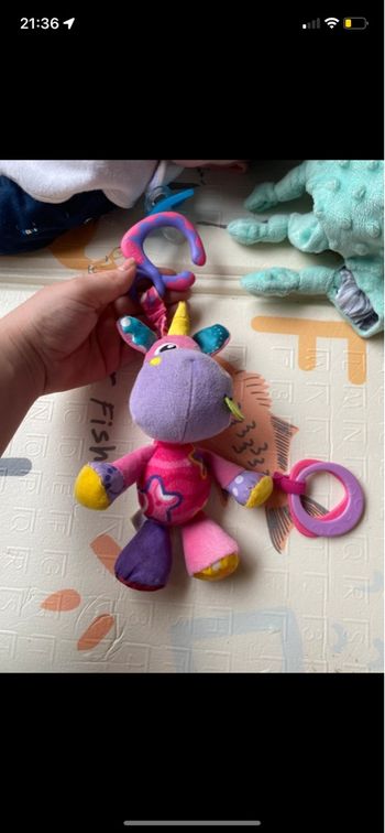 Peluche d’activité licorne 