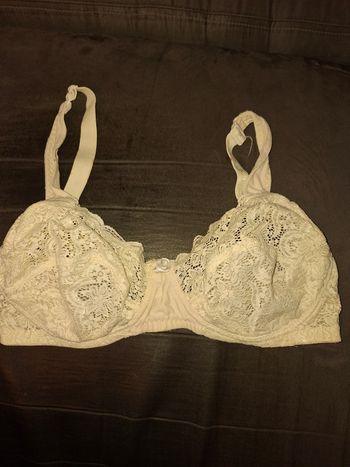 Soutien-gorge en dentelle blanche – Sans armatures – Taille 110C