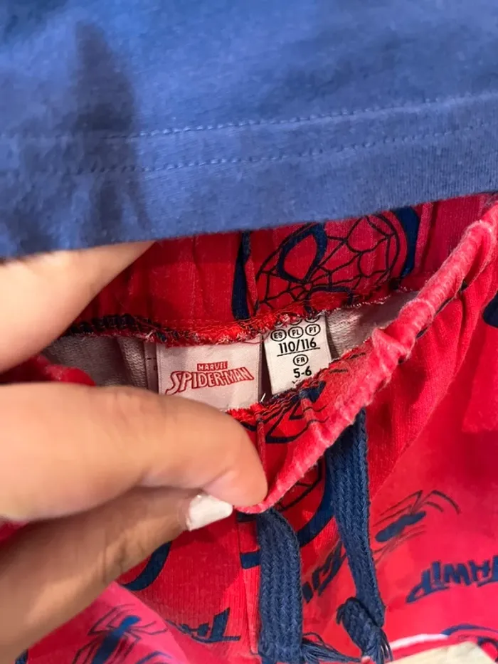 Pyjama Spiderman 5-6 ans - photo numéro 4