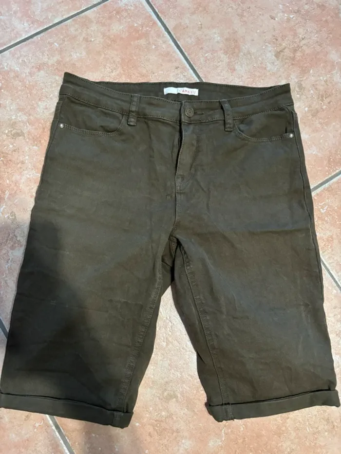 Short camaïeu kaki