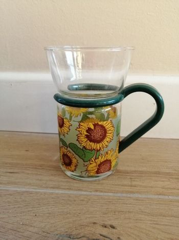 Tasse tournesol en très bon état