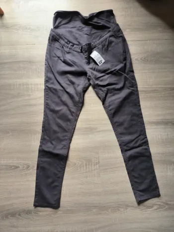 Pantalon jean de grossesse gris