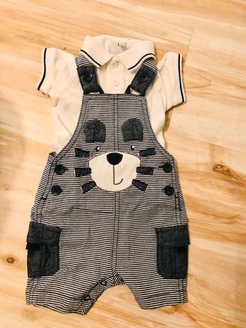 Ensemble 3 mois neuf jamais porté