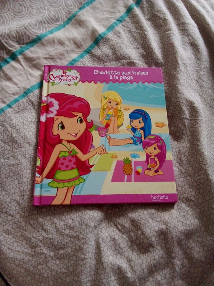 Livre Charlotte aux fraises plage