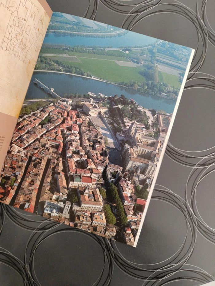 Livre Le Pont d'Avignon complètement neuf - photo numéro 6
