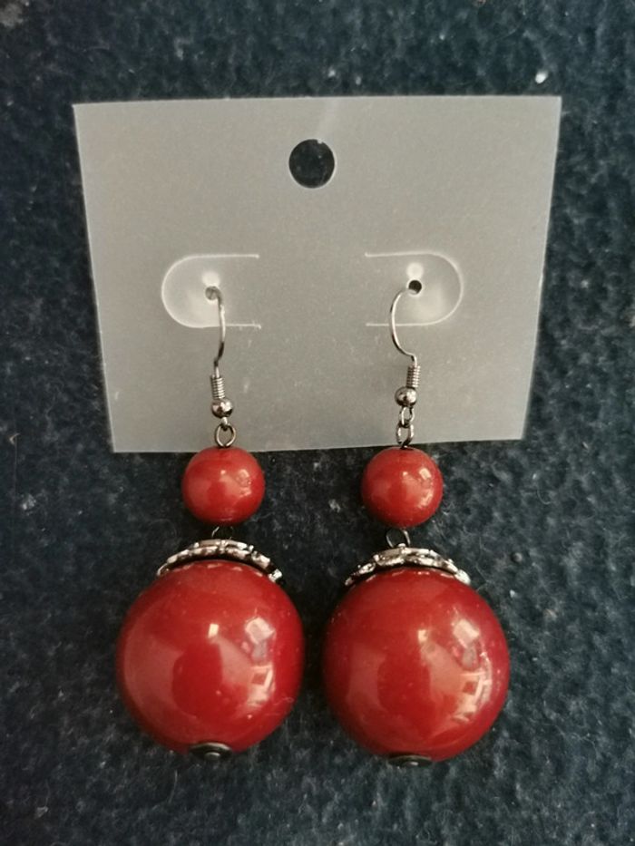 Grosses boucles rouges