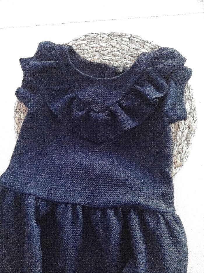 4/5 tex robe bleu marine a volant et paillettes /neuf sans étiquette - photo numéro 6