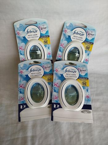 Lot de 4 Febreze Petit Coin Éveil printanier Prix Ferme