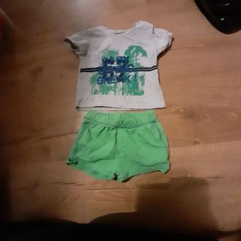 Ensemble garçon short et t-shirt  12 mois
