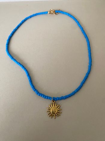 Collier perles bleues petit soleil 