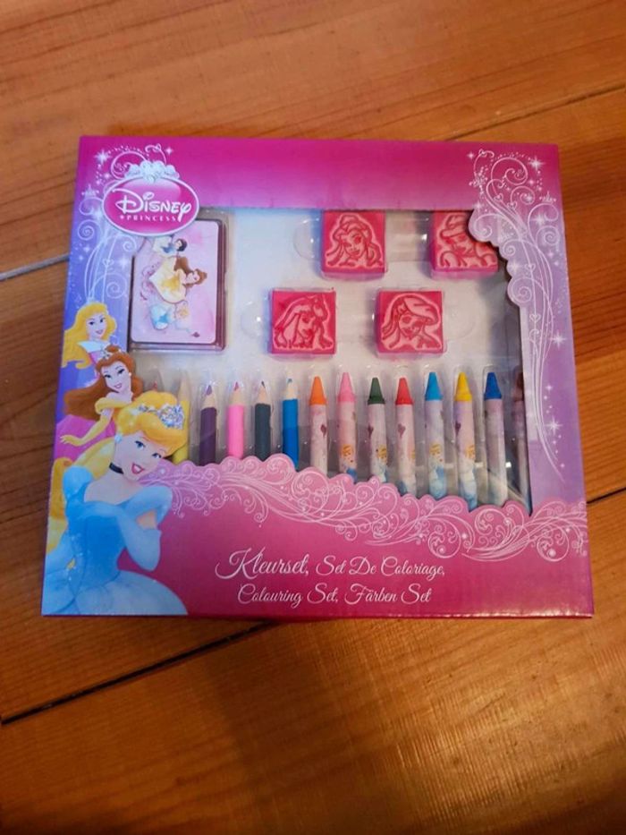 Set  de  coloriage disney princesses