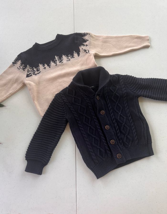 Lot de deux pulls gilets Kiabi shein  Très bon état  Taille 2 ans 92 cm  Prix que sur les lots          #bebefille6mois   #bebegarcon #naissance #naissancegarcon #nourrisson #maternité #sacfemme #grossesse #ensemblebebe #prixnegociable #prixlots #chauffeb
