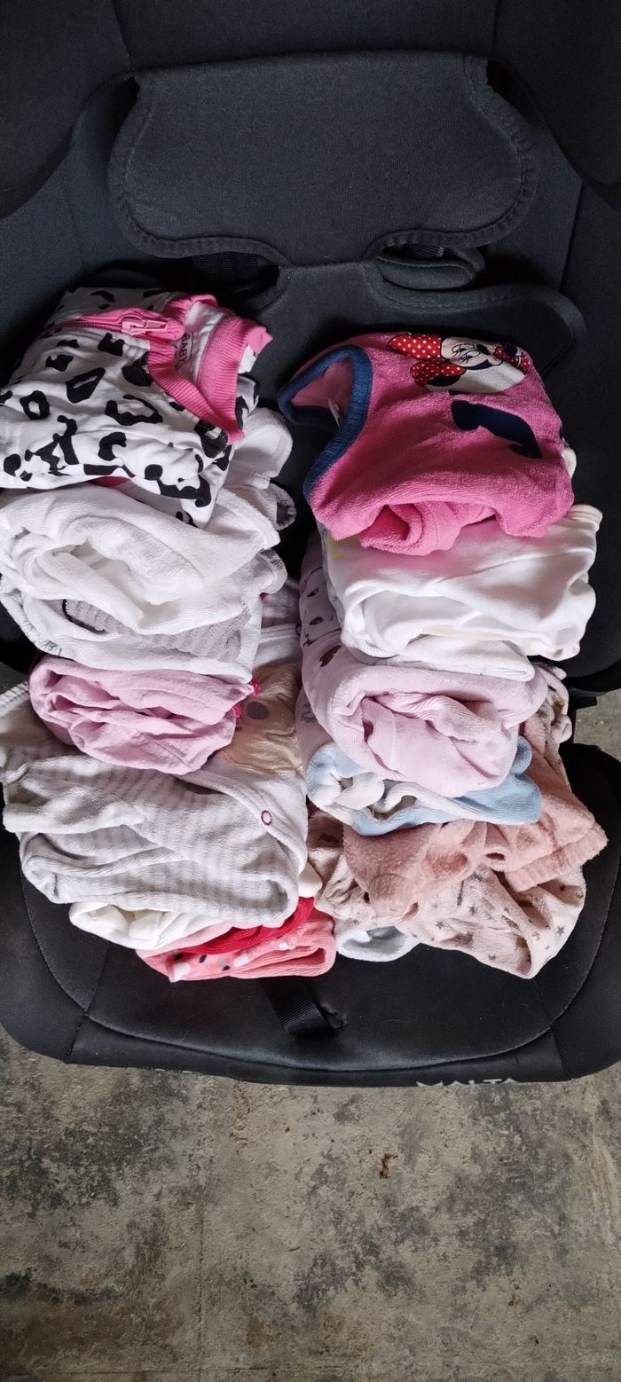 Lot pyjama 6 mois - photo numéro 2