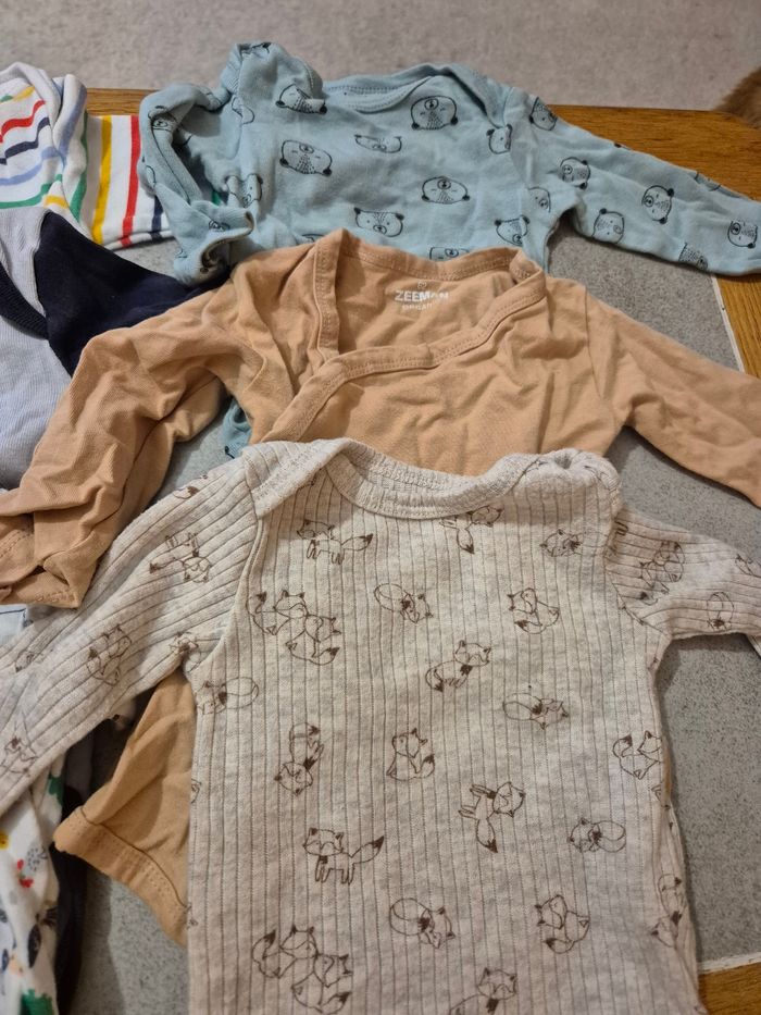 Lot de 10 bodies bébé taille 3 mois - photo numéro 4