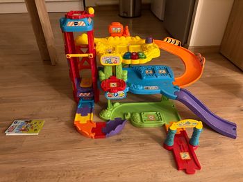 Lot Tut Tut Bolides – Grand garage interactif + voiture « Yann, roi de la dépanne »