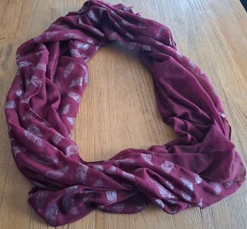 🧣 Foulard / écharpe à motifs plume🧣