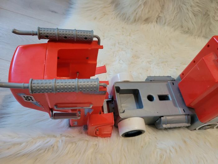 Camion flash Mac Queen sonore et lumineux - photo numéro 6