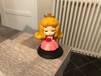 Figurine princesse aurore belle au bois dormant