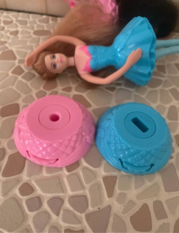2 figurines Mac Donald s barbie - photo numéro 6