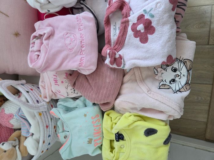 Lot vêtements fille 1 mois - photo numéro 2
