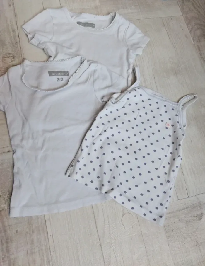 Lot maillots de corps manches courtes 2 ans et 2/3 ans