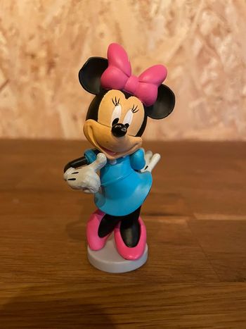Figurine Disney Minnie sur socle