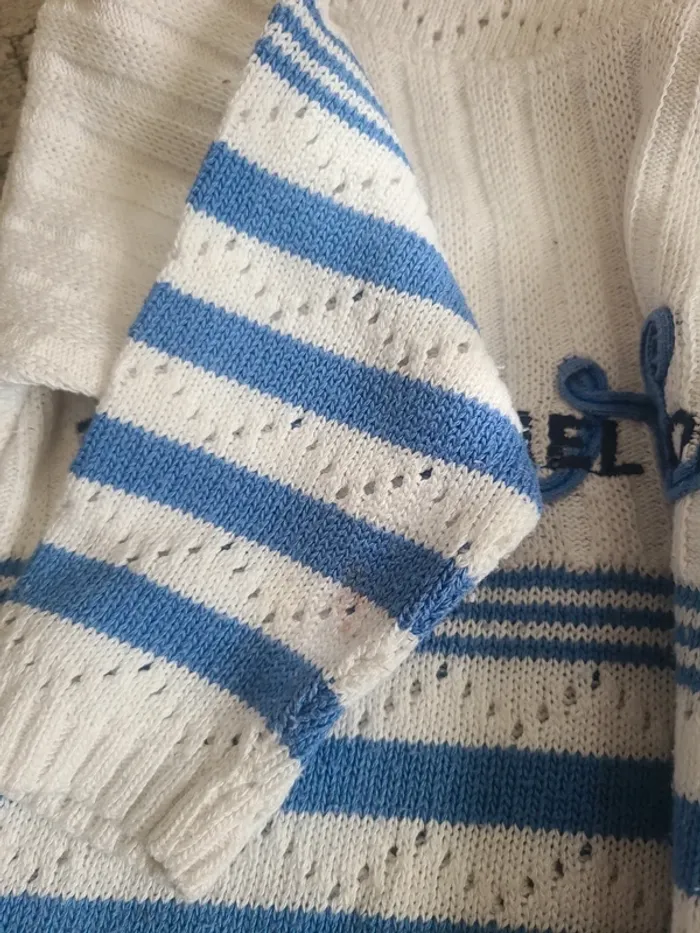 Lot pulls 4 ans - photo numéro 3