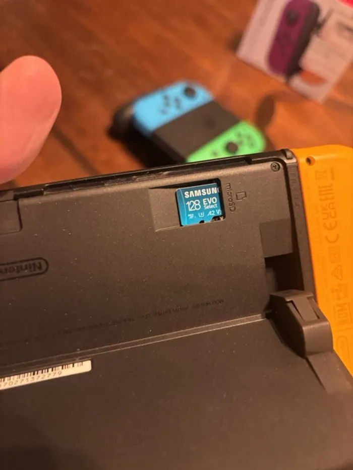 Console Nintendo Switch OLED Legend of Zelda : Tears of the Kingdom Edition - photo numéro 4