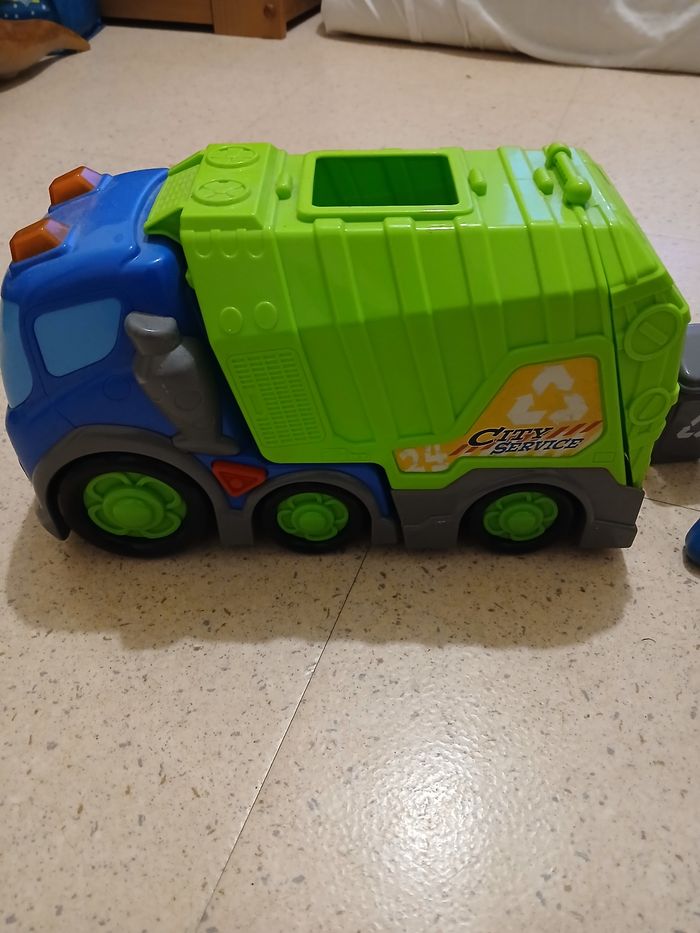 Camion de poubelle et accessoires - photo numéro 2
