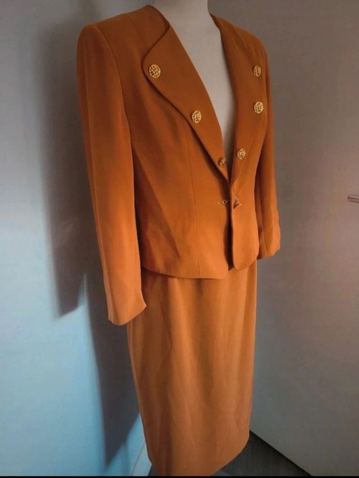 Magnifique Tailleur 40 - photo numéro 2