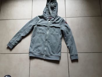 Sweat à capuche marque sergent major taille 10 ans