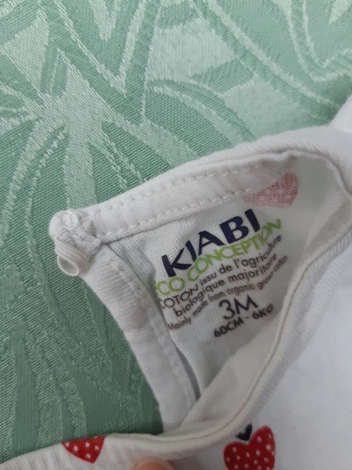 Lot t-shirt et short fille taille 3 mois - photo numéro 2