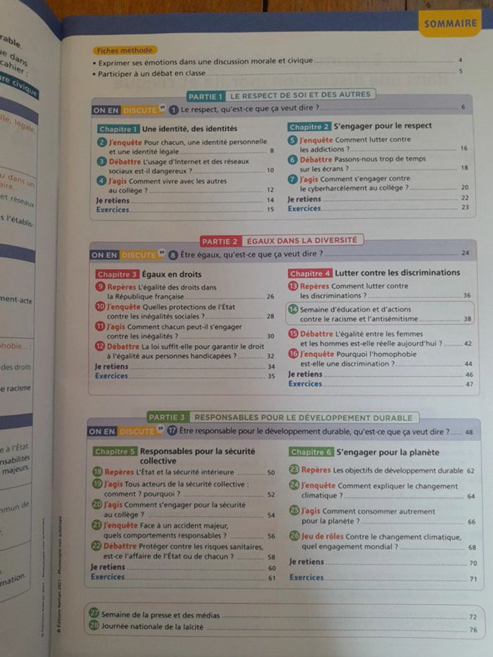 Cahier/ manuel scolaire emc 5e version prof - photo numéro 2